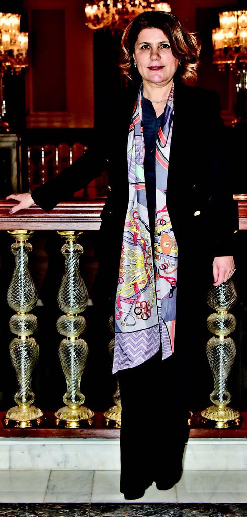 Ünlü isimlerin yaptığı resimler kapışıldı!