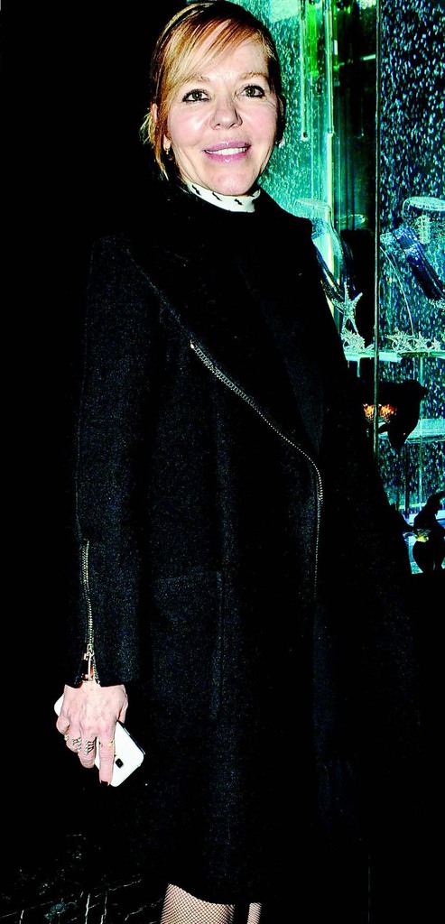 Deniz yıldızlarını su yüzüne çıkardı