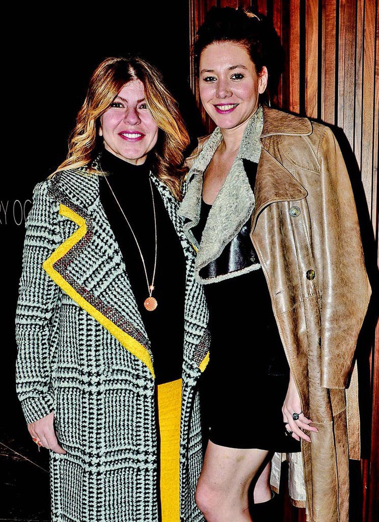 Deniz yıldızlarını su yüzüne çıkardı