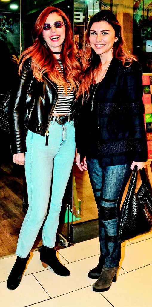 Toprak Sanat'tan şehit aileleri yararına sergi