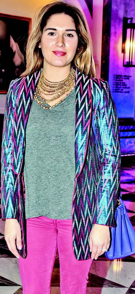 Atıl Kutoğlu'ndan 'Açık Kapı' yararına defile