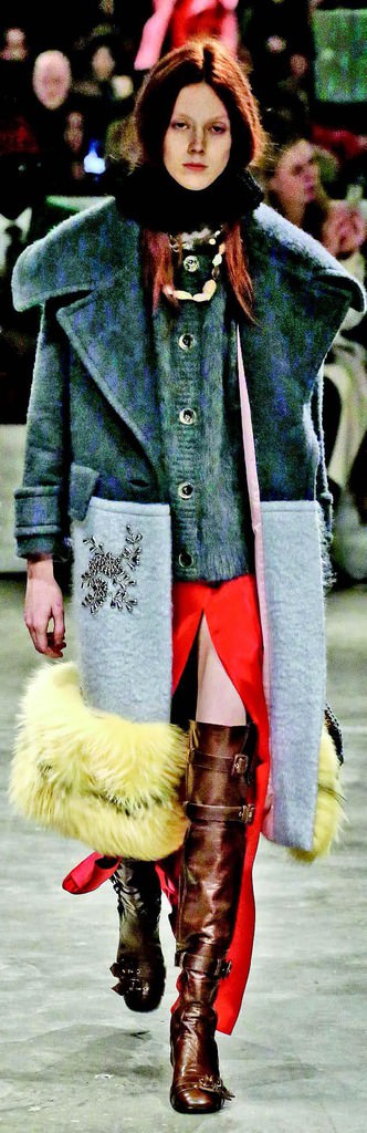 İtalyan moda devleri Milano'da şov yaptı 