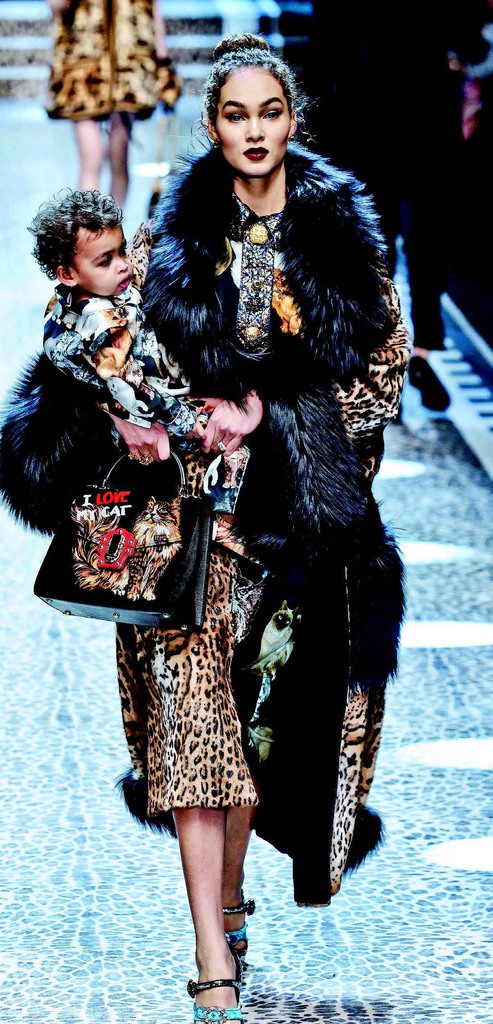 İtalyan moda devleri Milano'da şov yaptı 