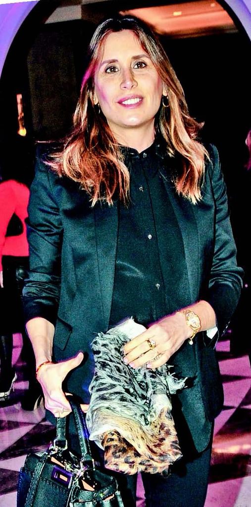 Atıl Kutoğlu'ndan 'Açık Kapı' yararına defile