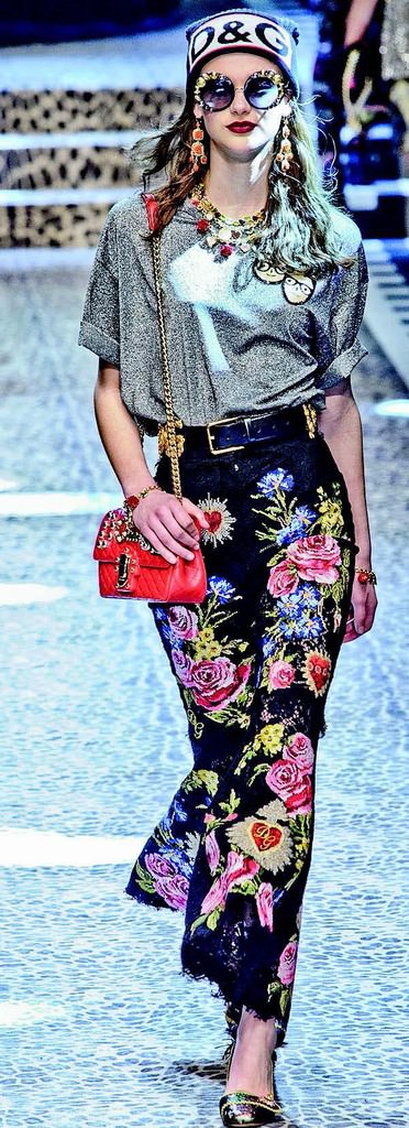 İtalyan moda devleri Milano'da şov yaptı