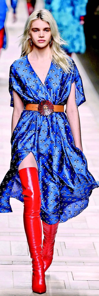 İtalyan moda devleri Milano'da şov yaptı