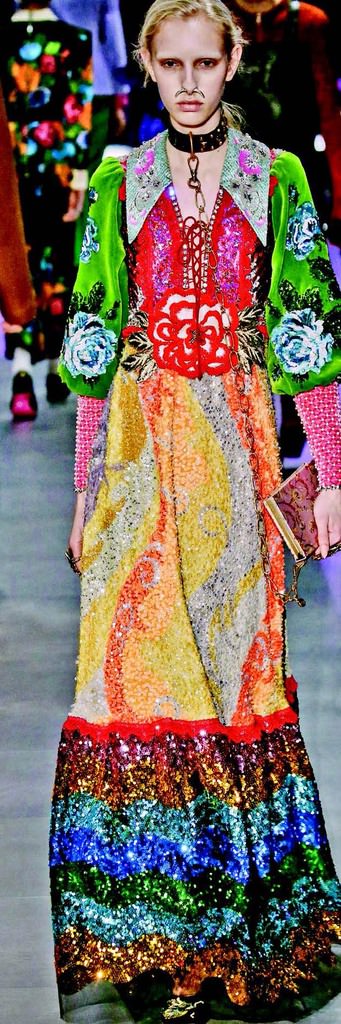 İtalyan moda devleri Milano'da şov yaptı