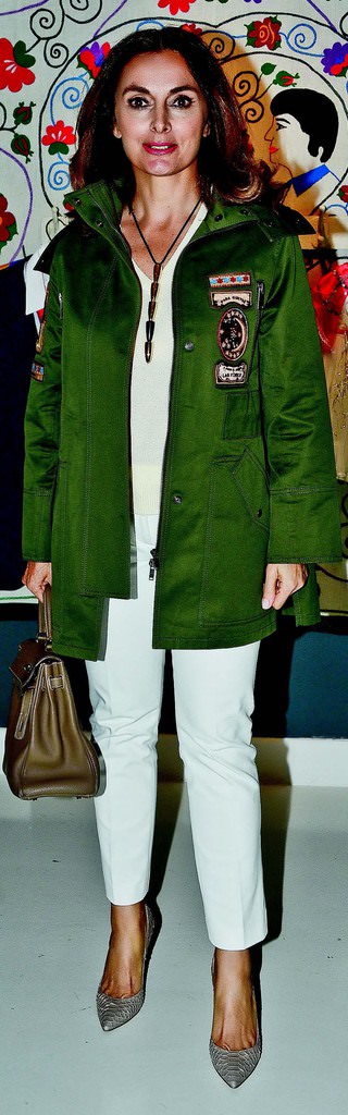 25 erkek sanatçının eseri kadınlar için sergileniyor