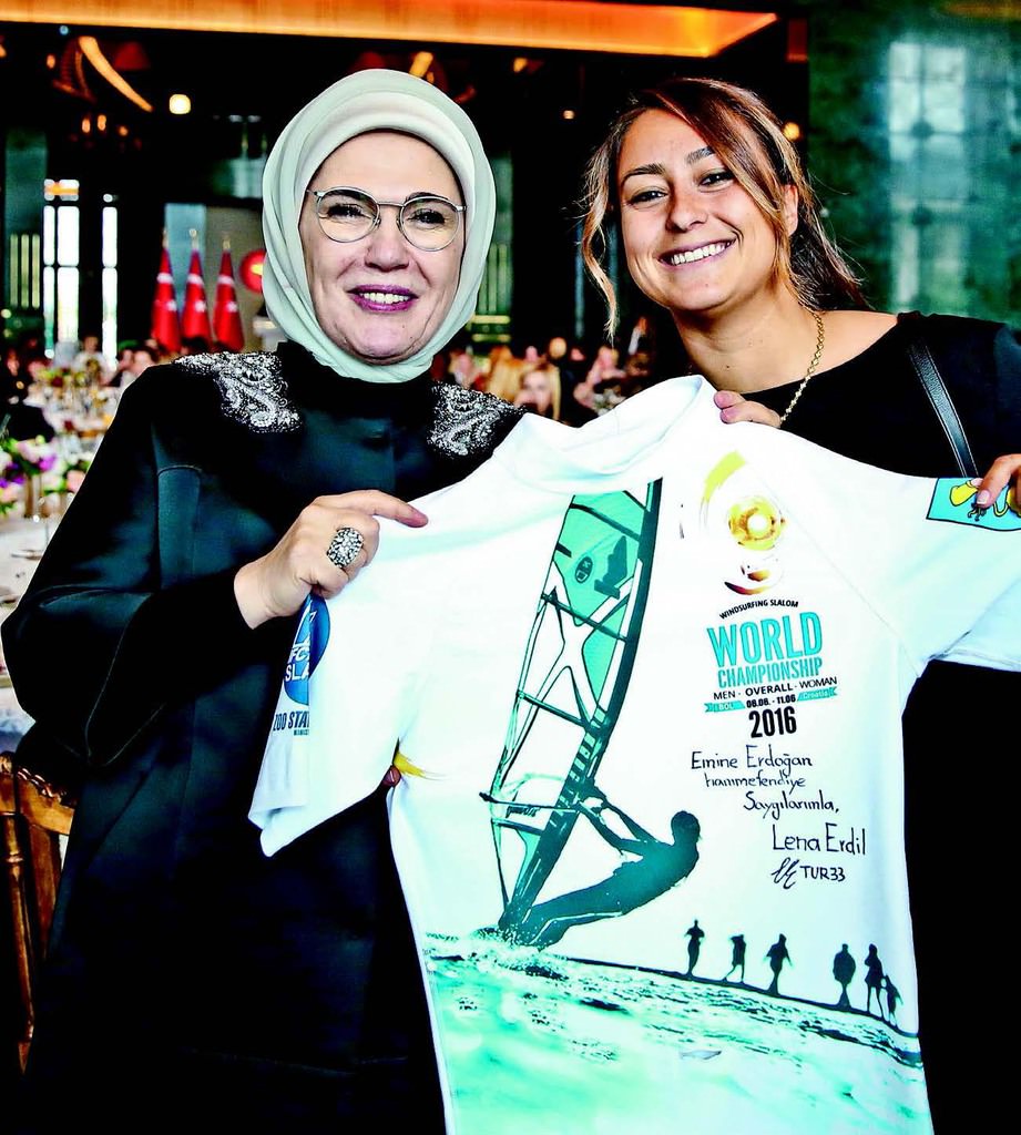 Külliye'de başarılı kadınları ağırladı