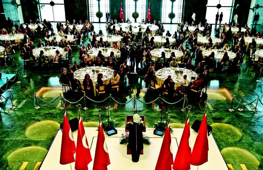 Külliye'de başarılı kadınları ağırladı