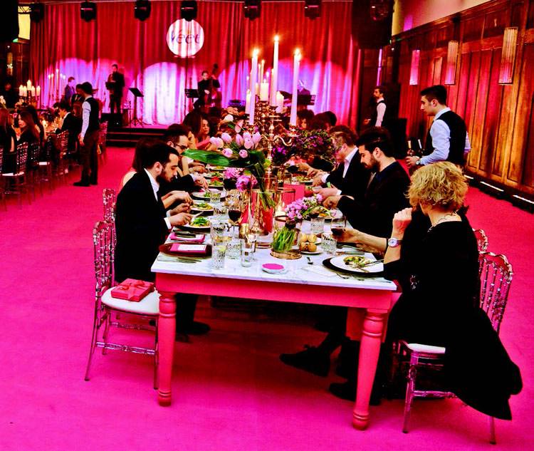 Güzellik markası için görkemli davet