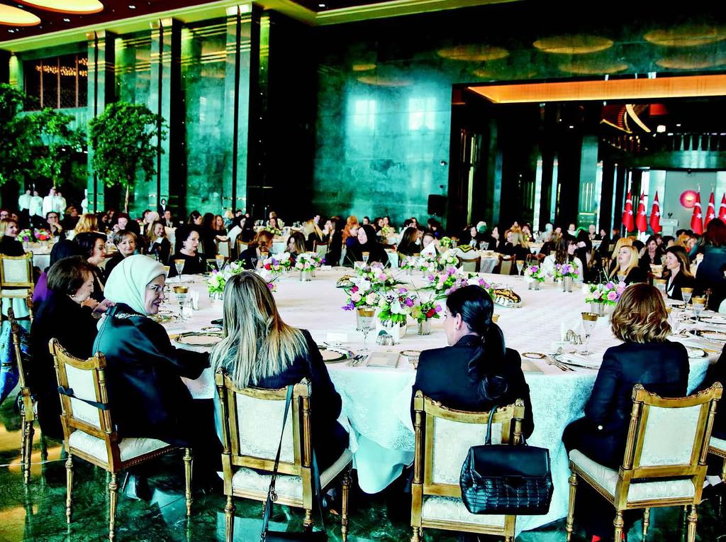 Külliye'de başarılı kadınları ağırladı