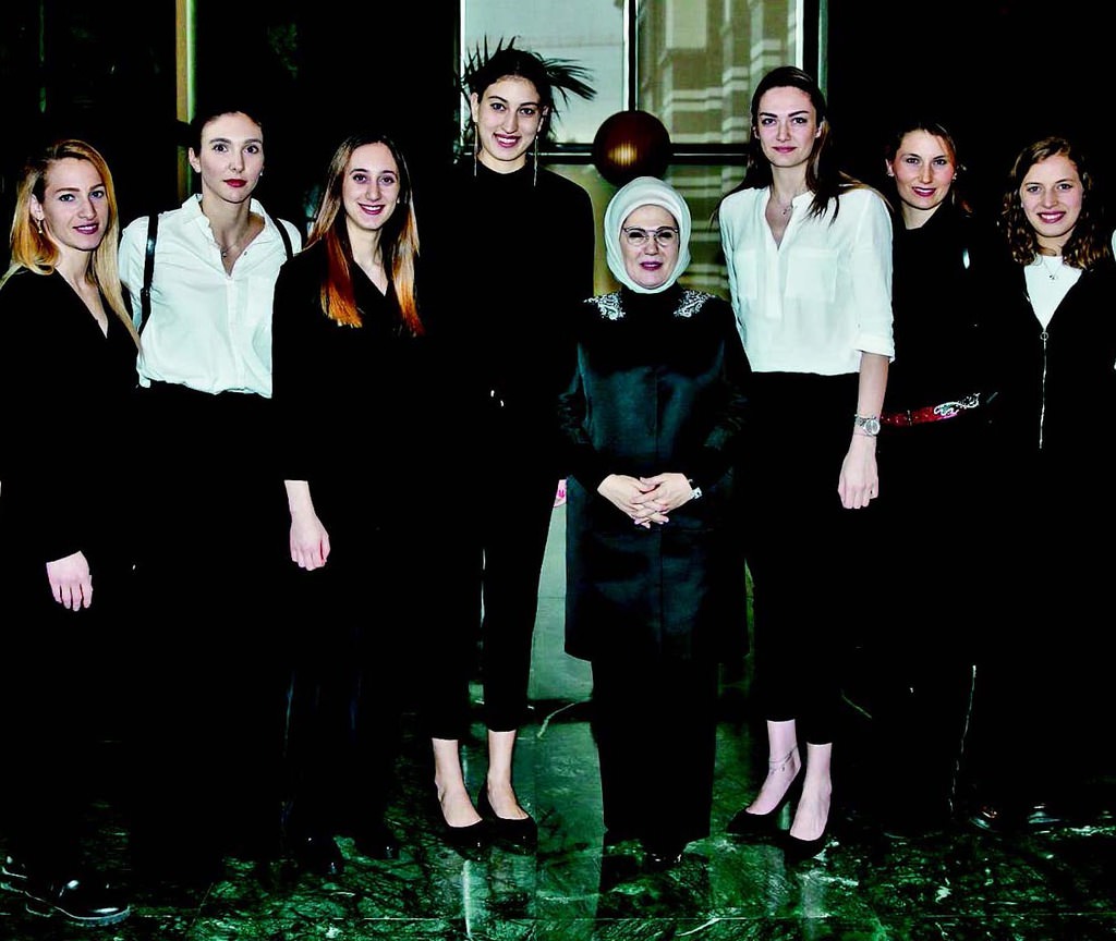 Külliye'de başarılı kadınları ağırladı