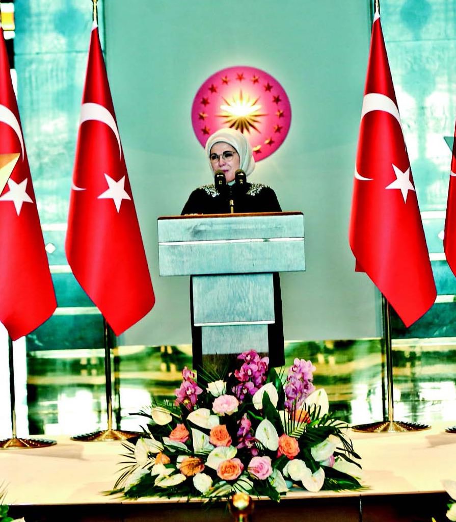 Külliye'de başarılı kadınları ağırladı