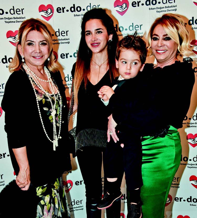 Çocuklara yardım için defile düzenledi