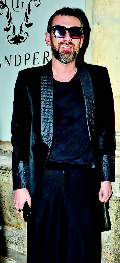 Bol sürprizli ve eğlenceli bir defile 