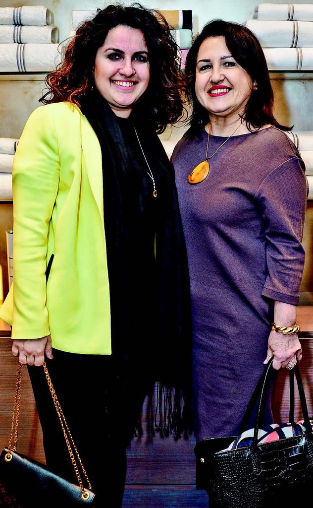 Bir davette iki tanıtım yapıldı