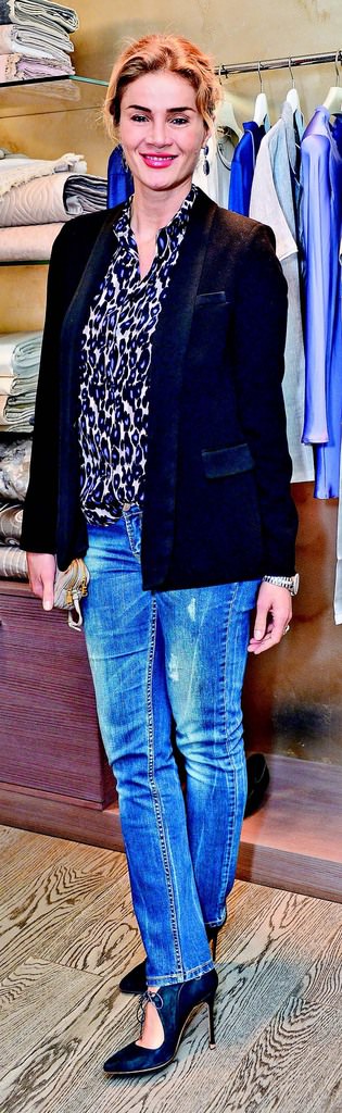 Bir davette iki tanıtım yapıldı