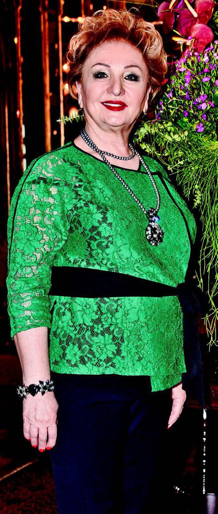 Kendi tasarladığı koleksiyonu tanıttı 