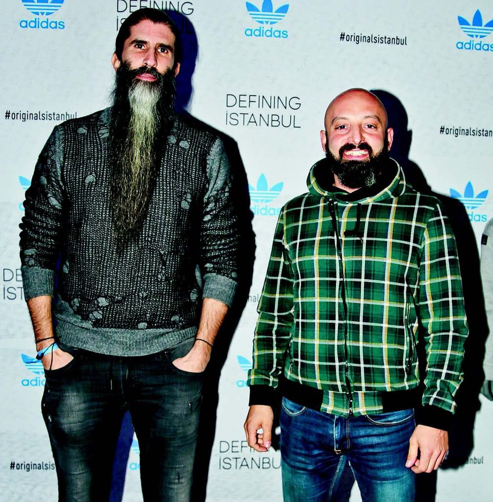 Yeni mağazaya renkli açılış 