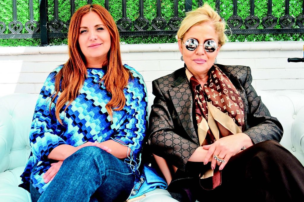 Ünlülerin katılımıyla resmi açılışını yaptı