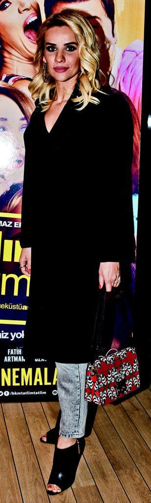 Dostlara özel gösterim 