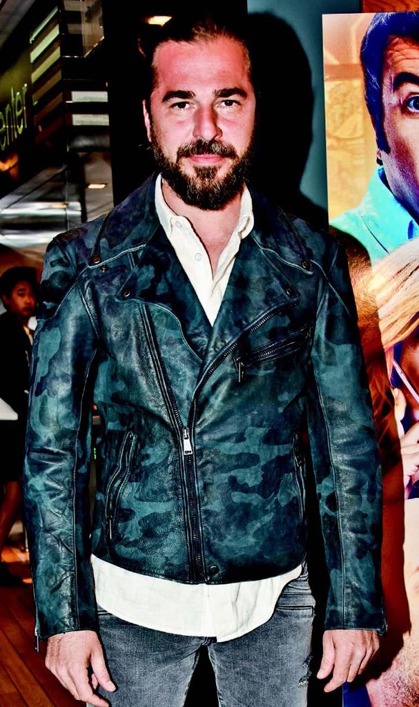 Dostlara özel gösterim 