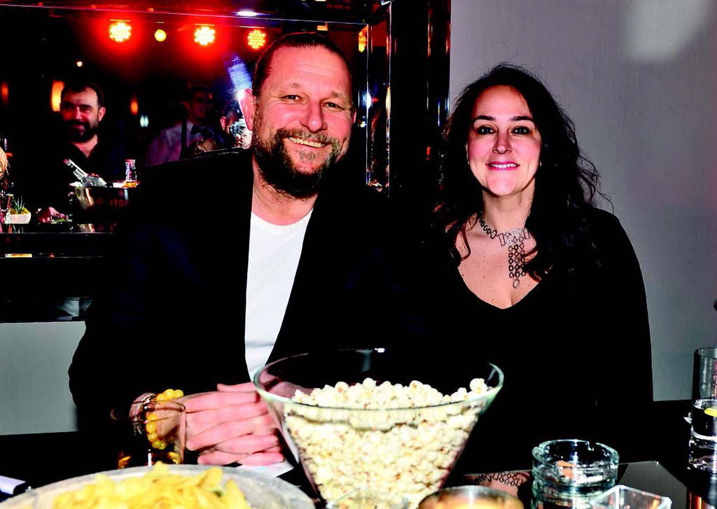 44. yaşını renkli bir partiyle kutladı