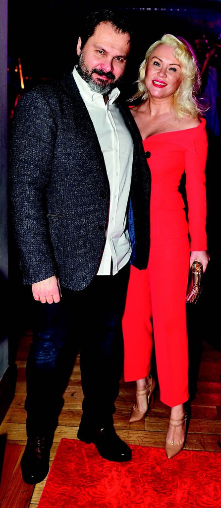 44. yaşını renkli bir partiyle kutladı