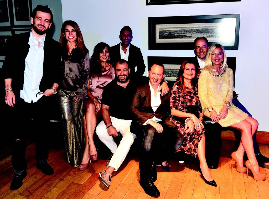 44. yaşını renkli bir partiyle kutladı