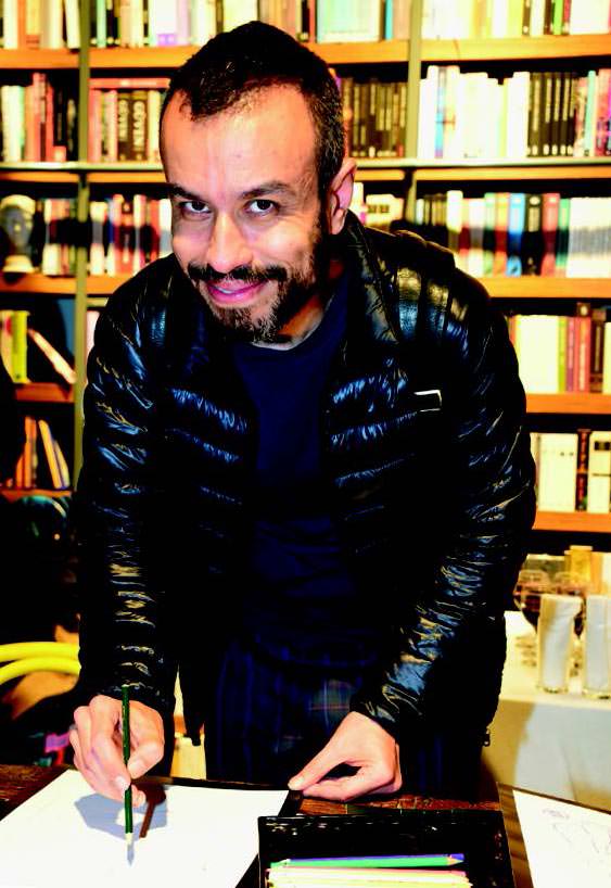 Moda ikonundan kalem kutusu