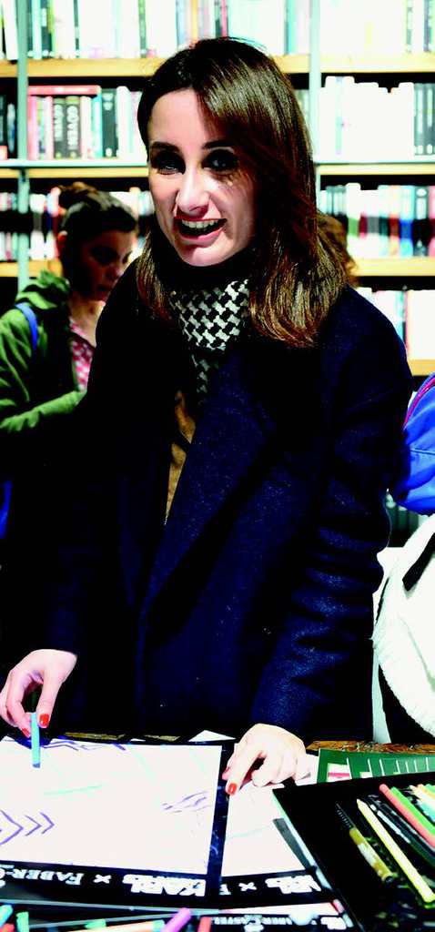 Moda ikonundan kalem kutusu