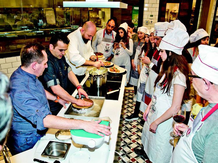 Ünlü isimler mutfağa girdi 