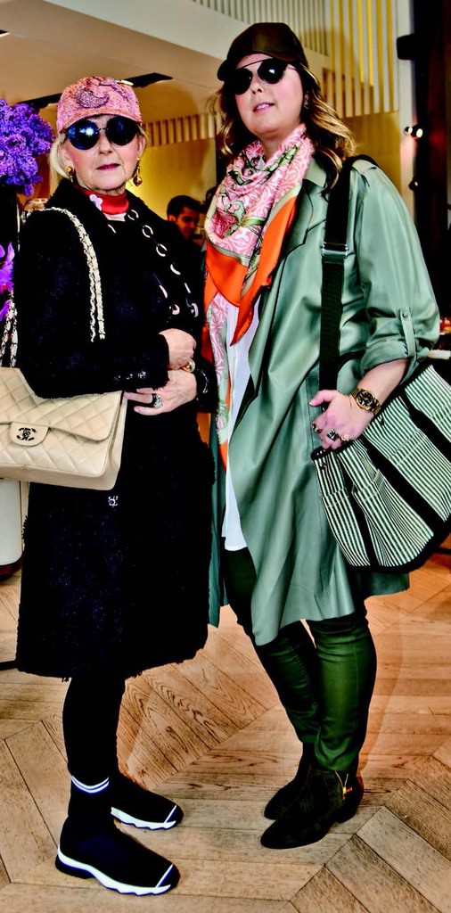 Bahar şenliğinde alışveriş keyfi