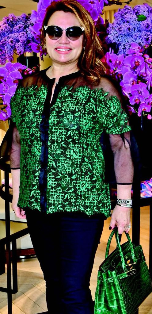 Bahar şenliğinde alışveriş keyfi