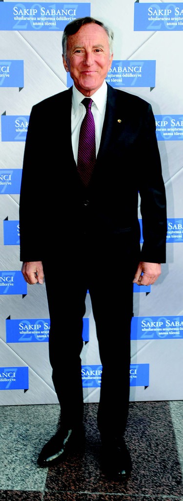 Ölüm yıldönümünde ödül töreni ile anıldı