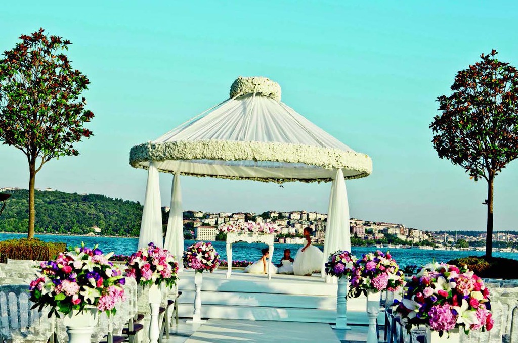İki farklı lokasyonda tek bir otel gibiyiz