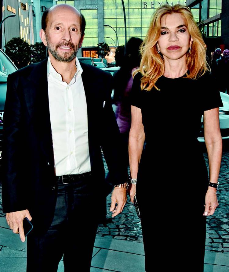 Yeni adresinde ünlü isimleri ağırladı