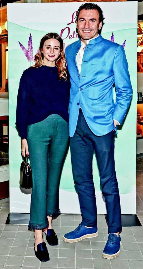 Yeni adresinde ünlü isimleri ağırladı