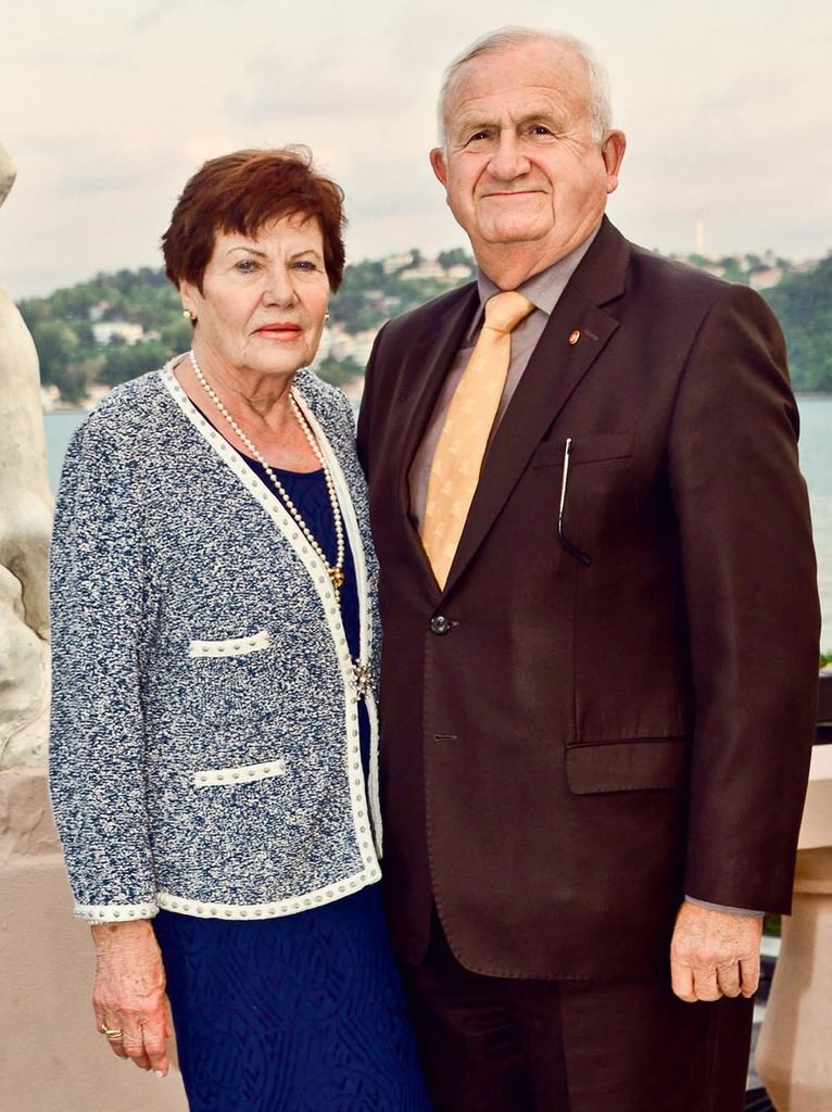 Huzurevi sakinlerini iftar davetinde ağırladı