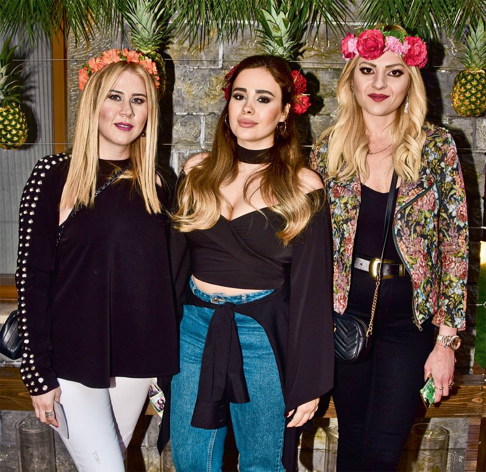 Eşi için sürpriz doğum günü partisi düzenledi