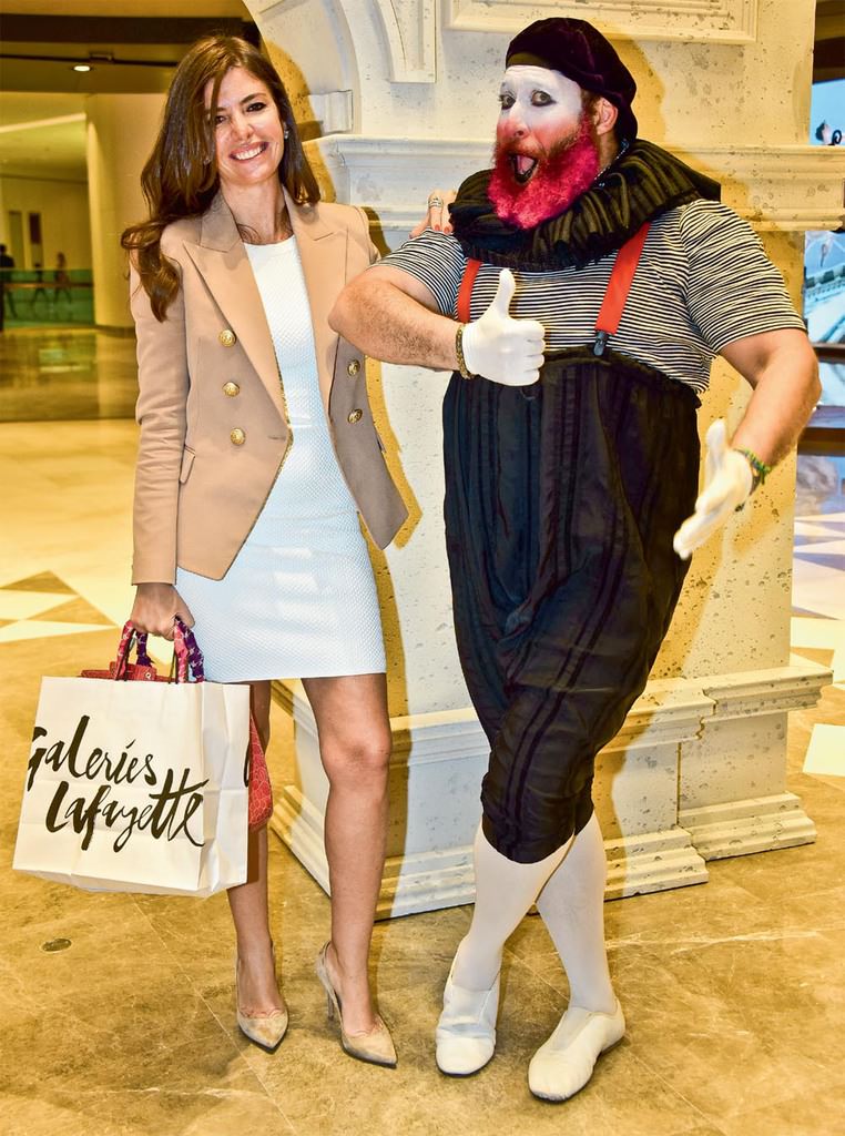 Emaar Square Mall'da alışveriş turu yaptılar 