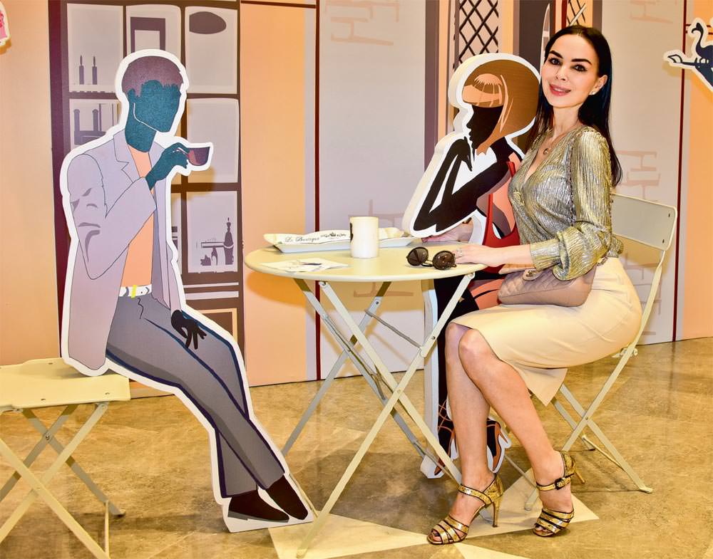 Emaar Square Mall'da alışveriş turu yaptılar 