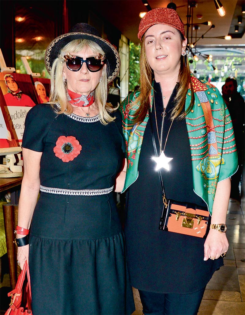 El emeği sandaletler için Nişantaşı'nda davet