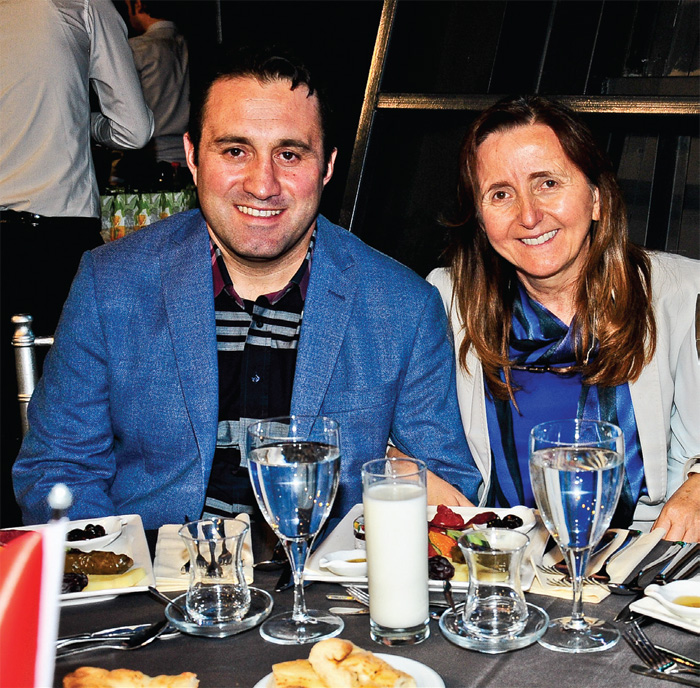 İş ortaklarını iftar davetinde ağırladı