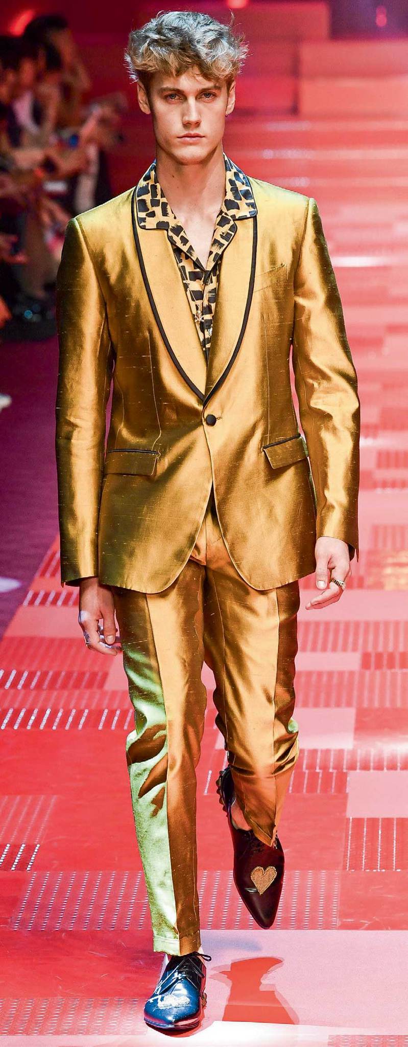 Dünyayı aşk kurtaracak!