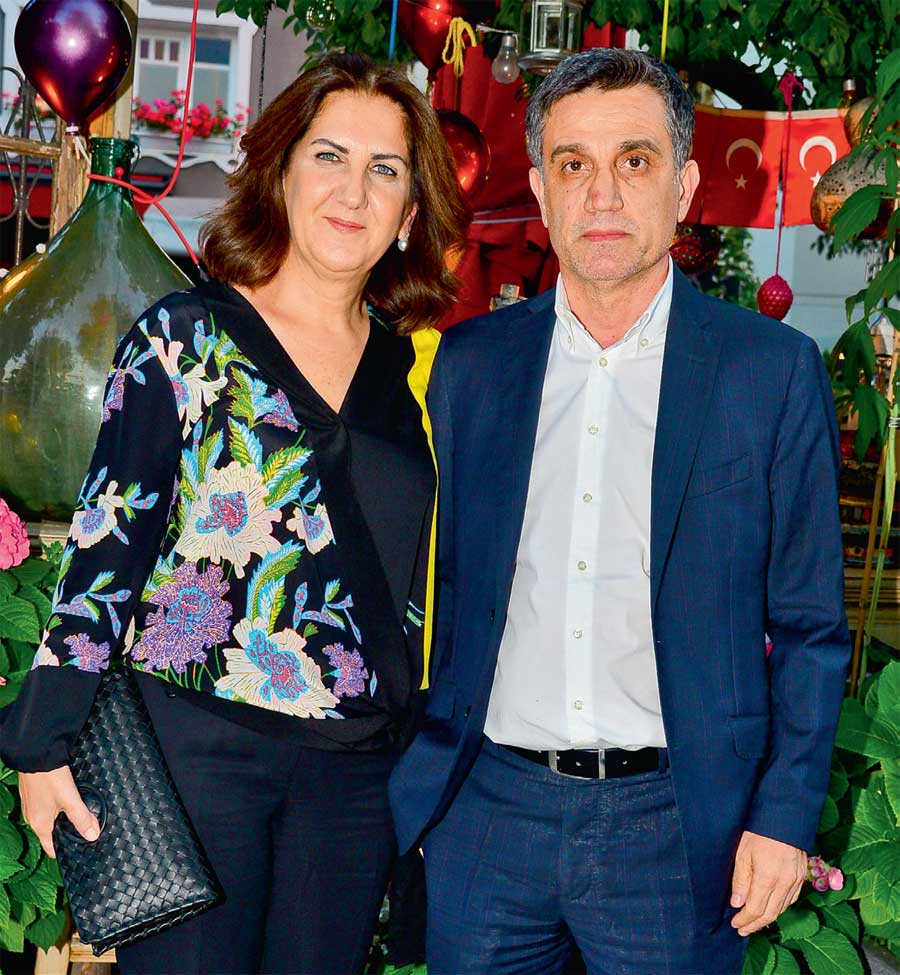 Sarayda görkemli iftar daveti