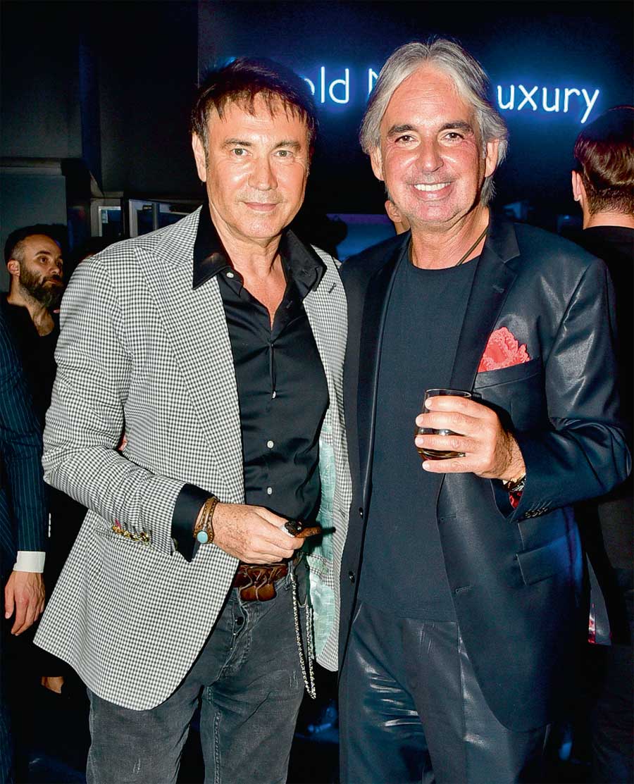 Patronlar araba davetinde buluştu