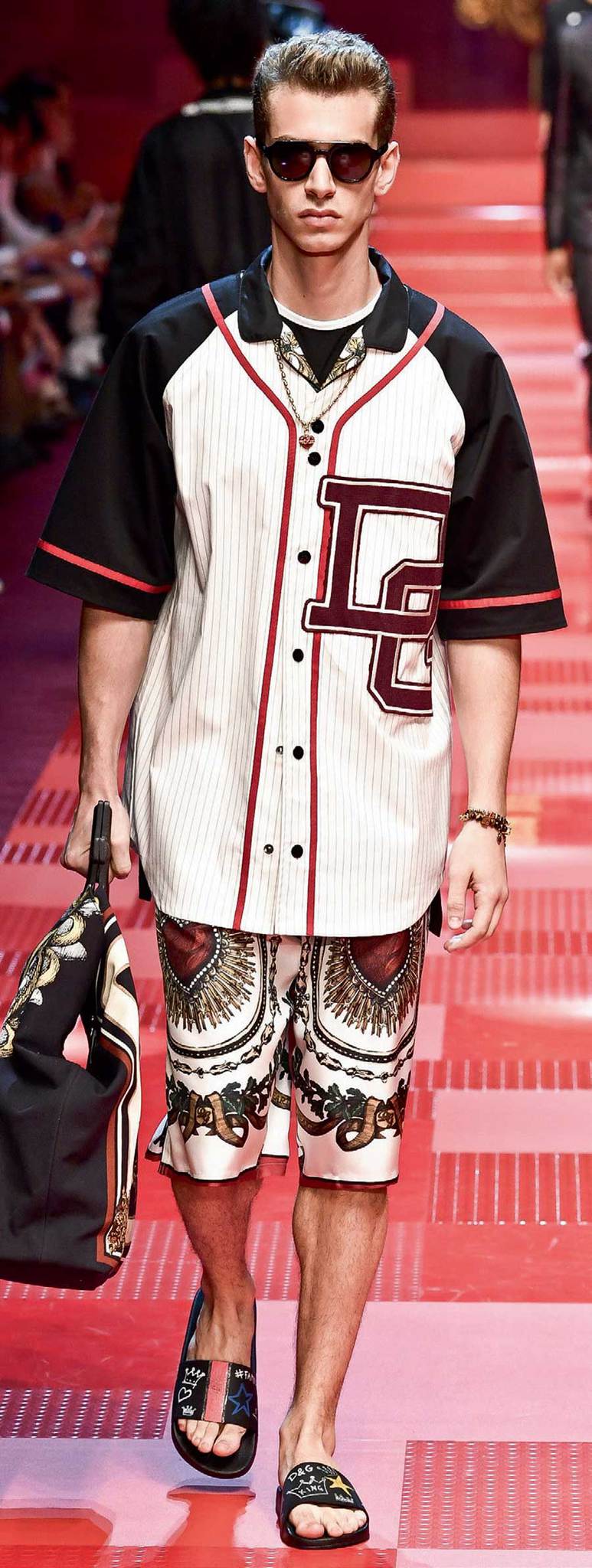 Dünyayı aşk kurtaracak!