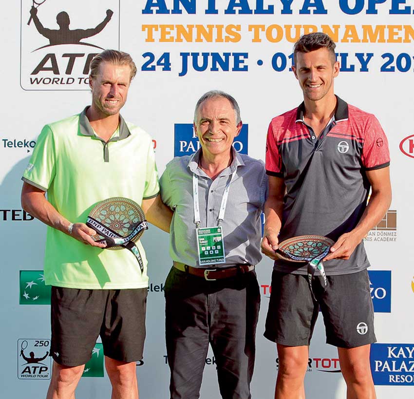 Ünlü tenisçiler Antalya'da buluştu